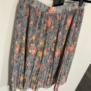 NWOT pleated midi skirt